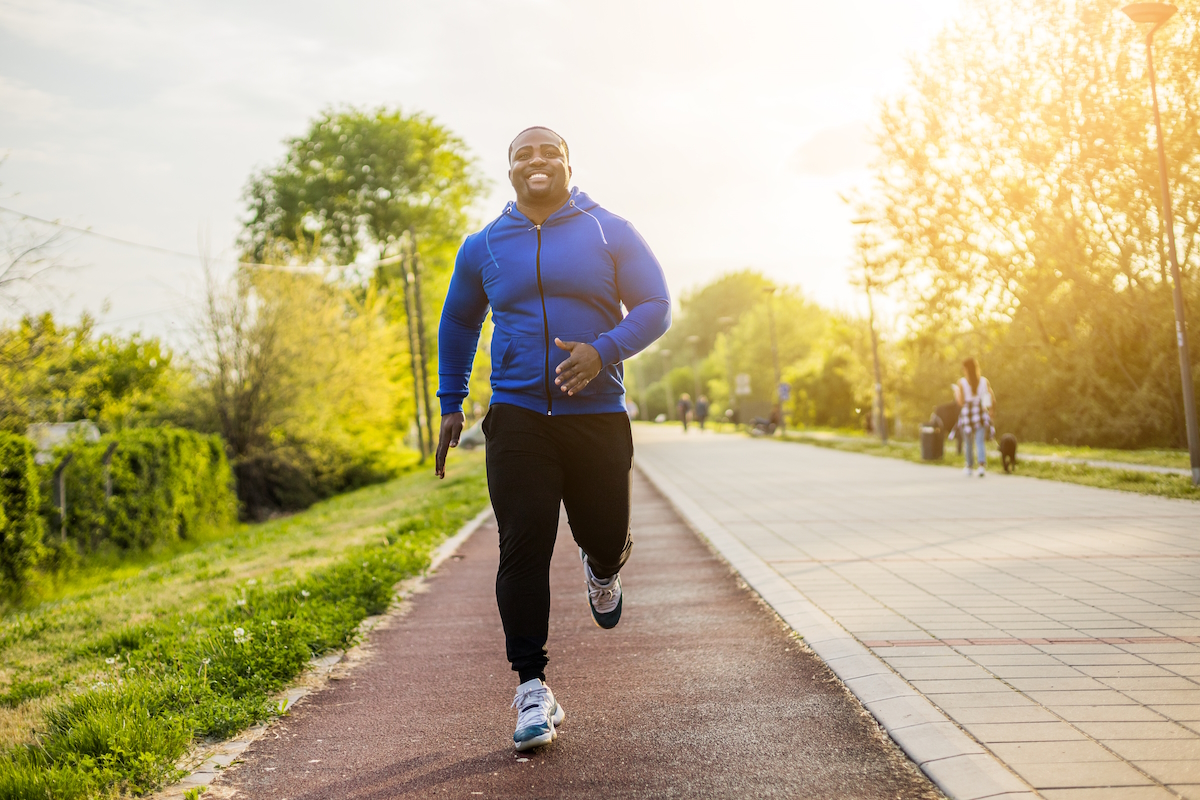 heel pain man jogging